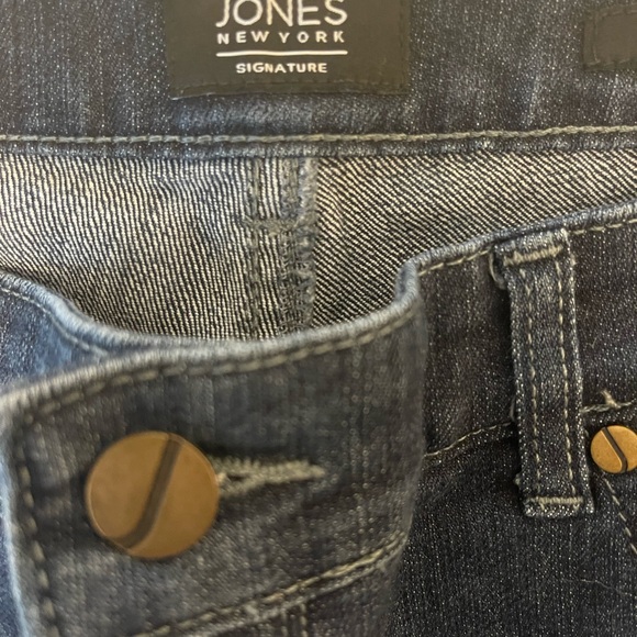 JONES New York Jeans - Picture 6 of 11